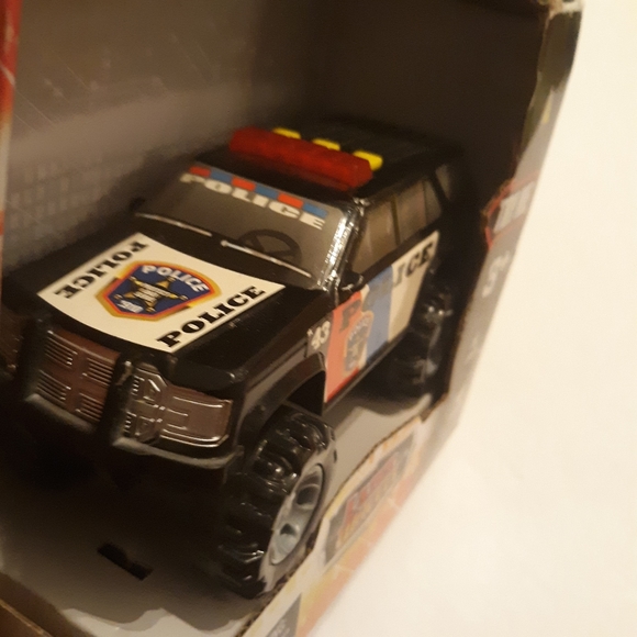 Laser Wheels Battery Operated Police Car Ages 3+ - Picture 4 of 5